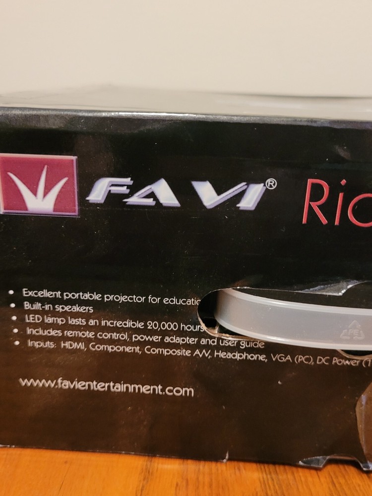 FAVI RioHD-LED Portable Projector & Remote Control Only UNTESTED AS IS READ