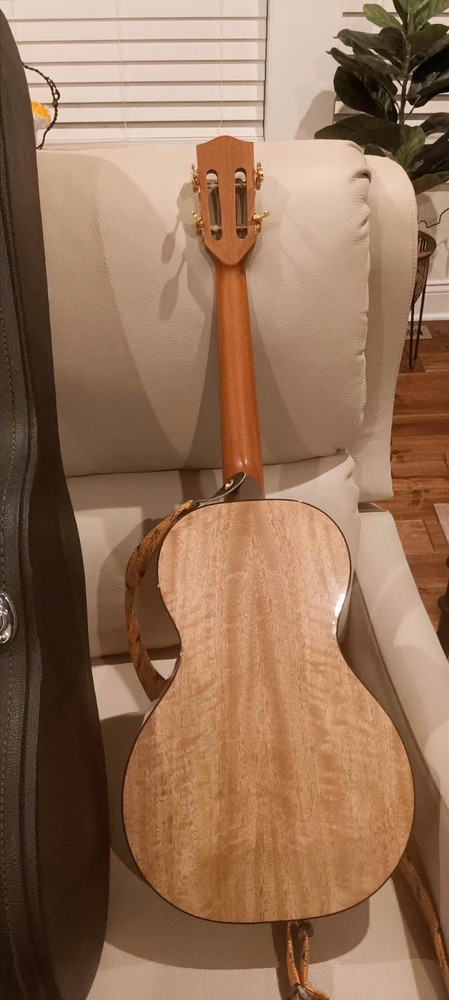 Pono ULN4-3 Baritone ukulele
