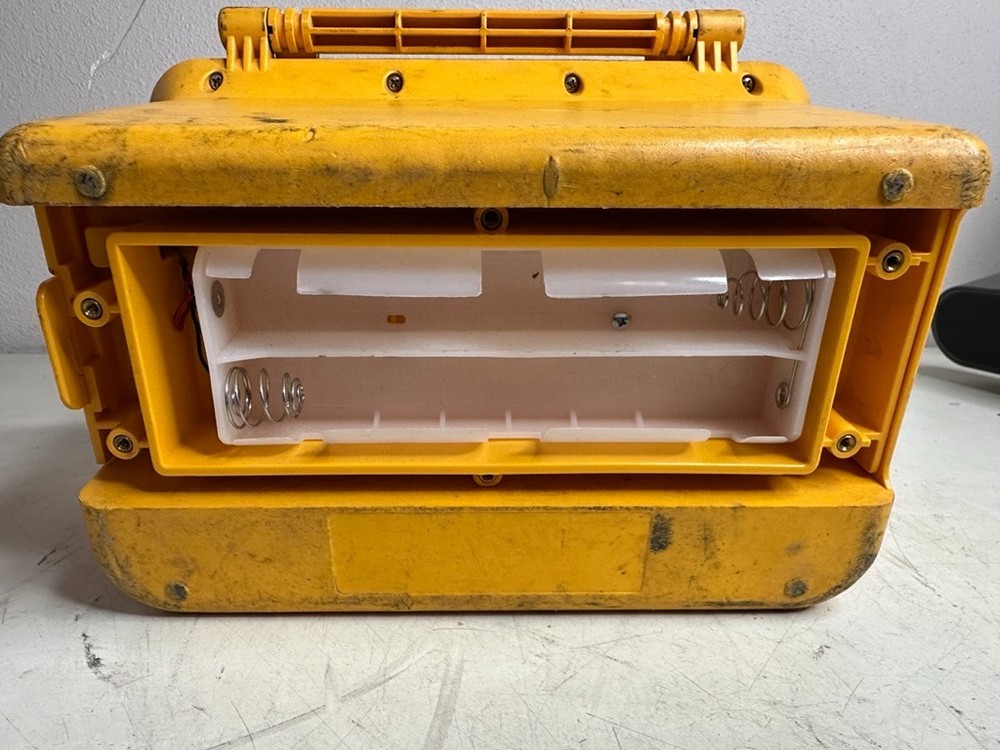 3M Dynatel 2273 Cable Locator Transmitter Unit ONLY AS-IS
