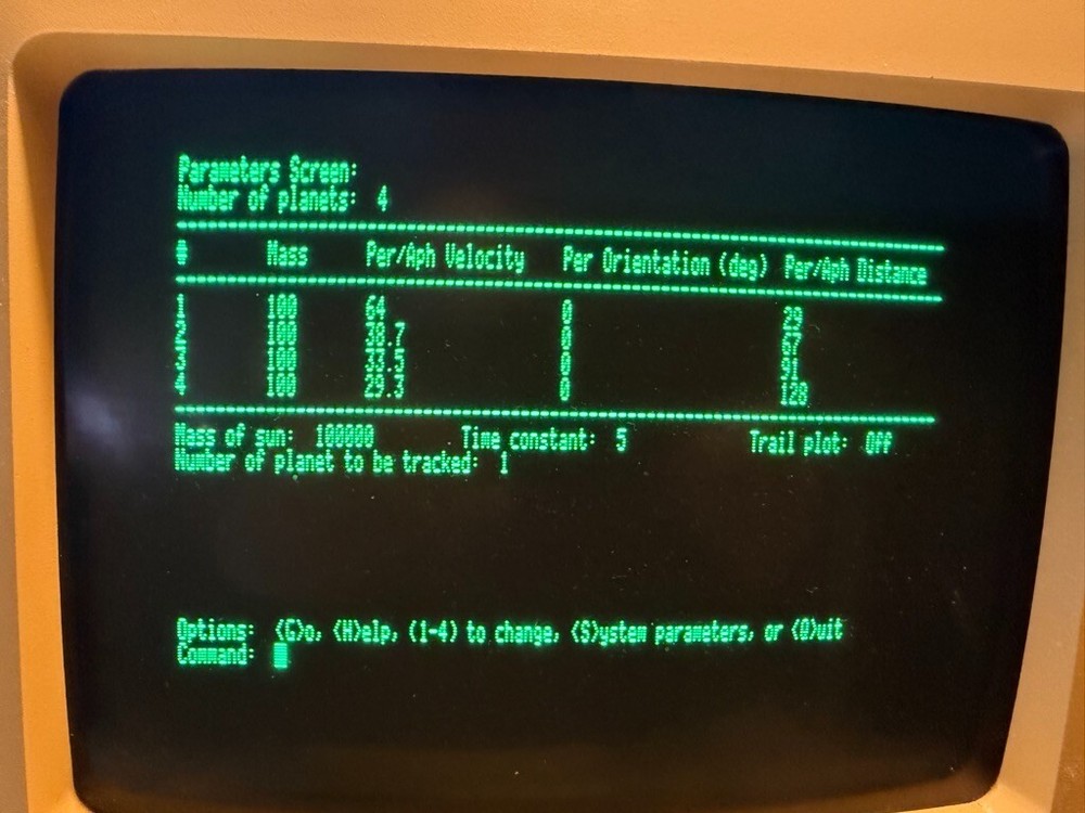 BIG RED COMPUTER CLUB - 30 disks - some work, some don't - Apple Software