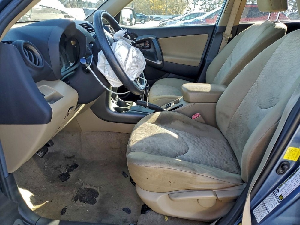 RAV 4 2011 Glove Box 5026039