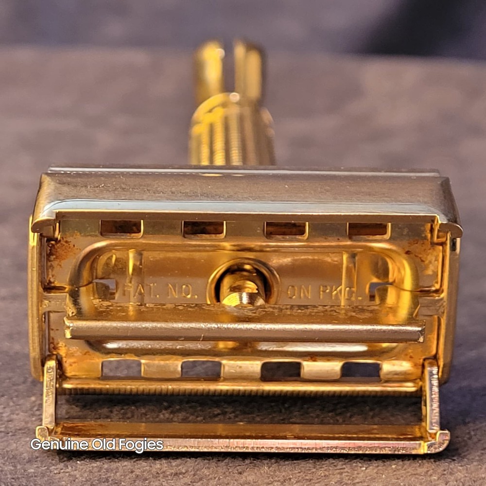 Gillette Toggle Adjustable 1960 Safety Razor with Case - Version 4 (f4) (VW964)
