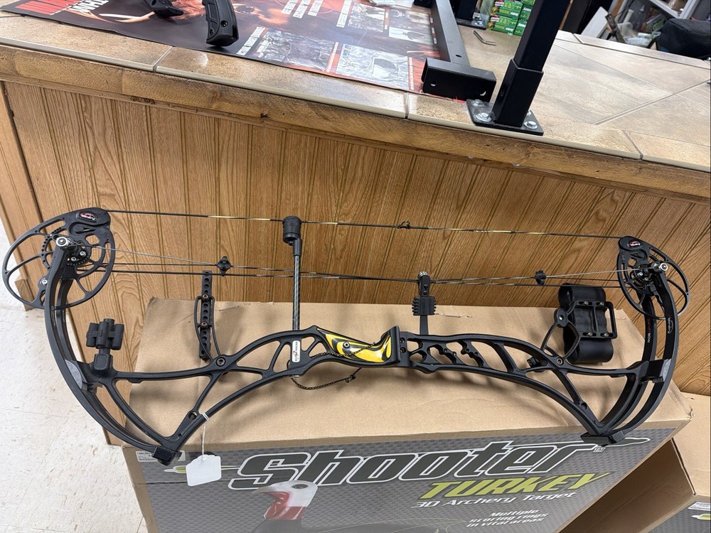 Bowtech Reign 7 Compound Bow Used