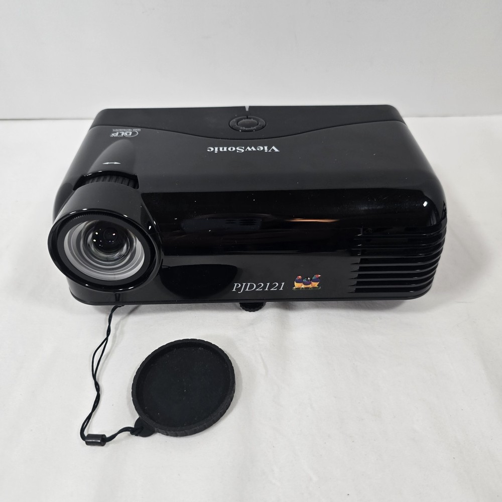 ViewSonic PJD2121 Short Throw SVGA DLP Projector With Case