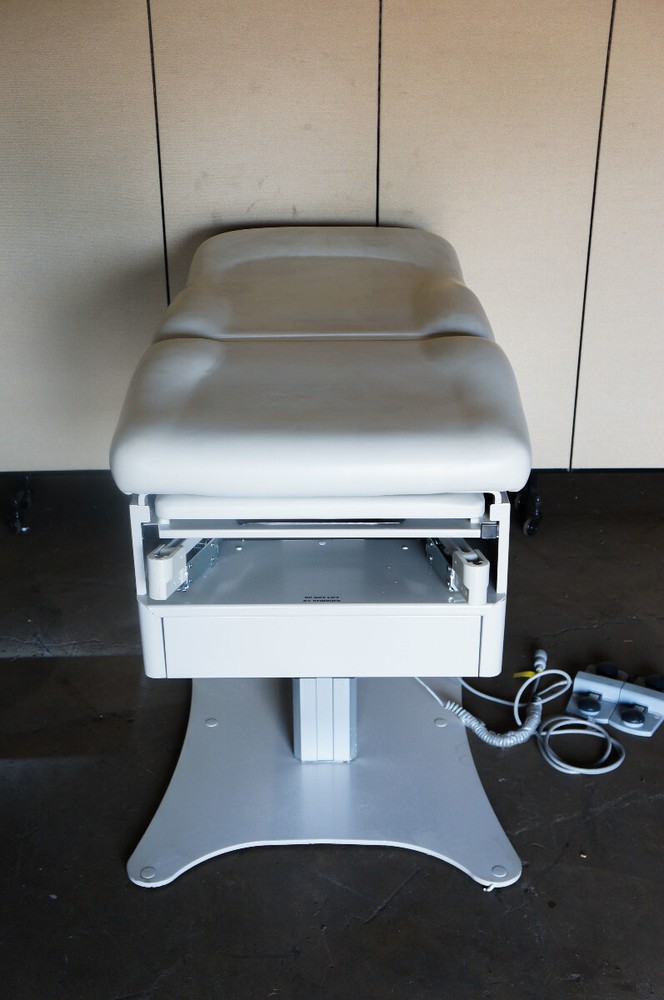 UMF 4040 Power Exam Table
