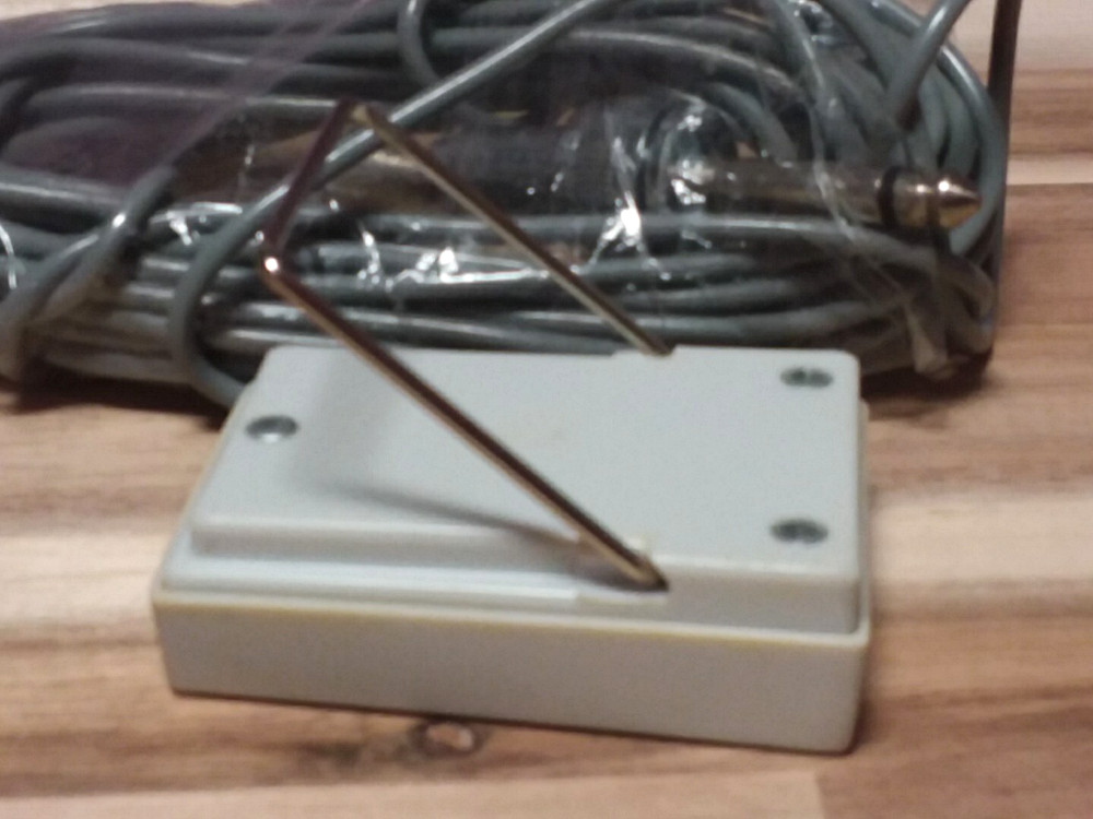 Vintage Conqueror Crystal Microphone (Harmonica?) ~ Model C-889 ~ NEW