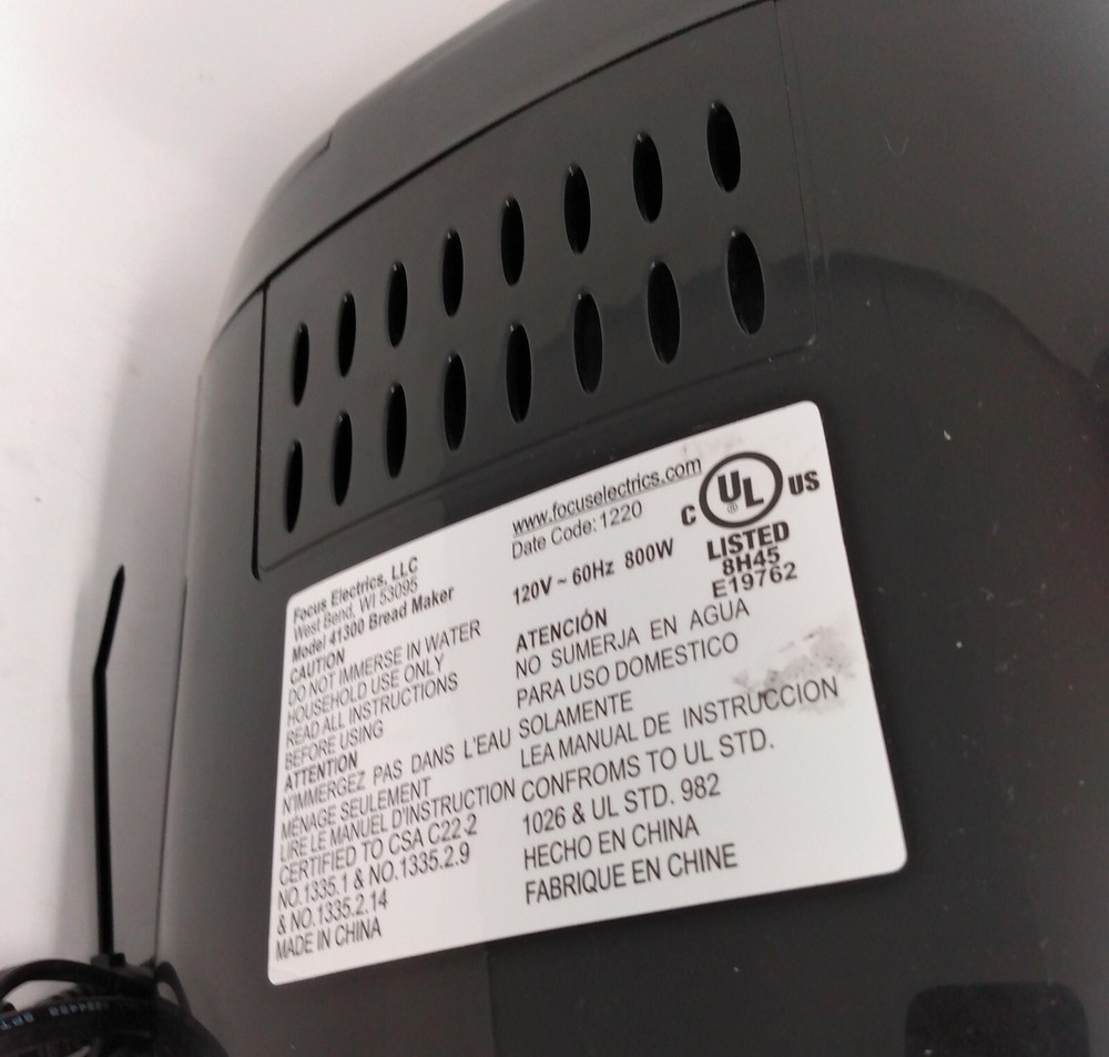 West Bend 41300 Dual Blade Bread Maker 2.5 lb | Powers On | Missing Paddle