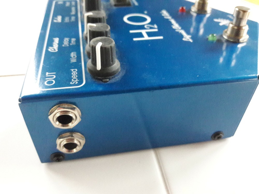 Visual Sound H2O Chorus and Echo / Delay Version 1 Effects Pedal