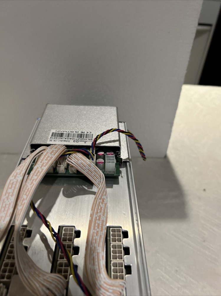 Bitmain Antminer D3 19.3Gh Mining X11 Algorithm (USA Seller) (Lightly Used)