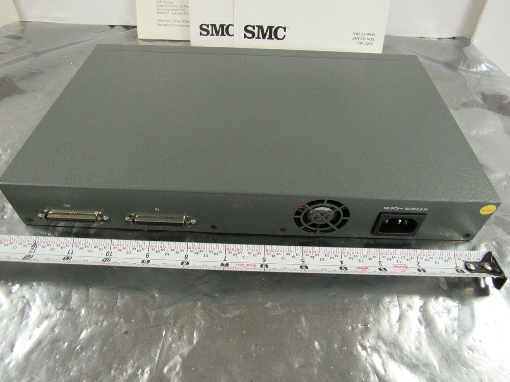 SMC 5208DS EZ STACK 10/100 NETWORK HUB ***NNB***