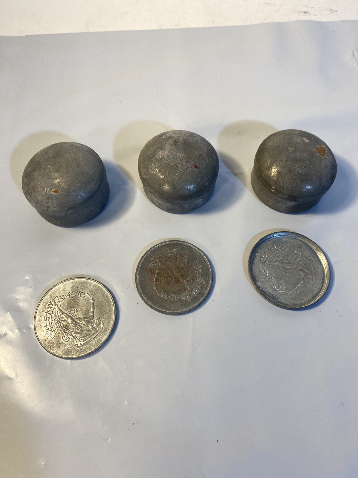 Magic Mysto Dancing Devil Magician - 30mm 2 Tokens 1 Hollow Shell 3 Tins W/Lids