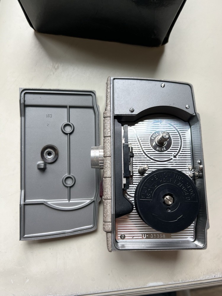Bell & Howell Two Twenty 8MM Movie Camera Untested