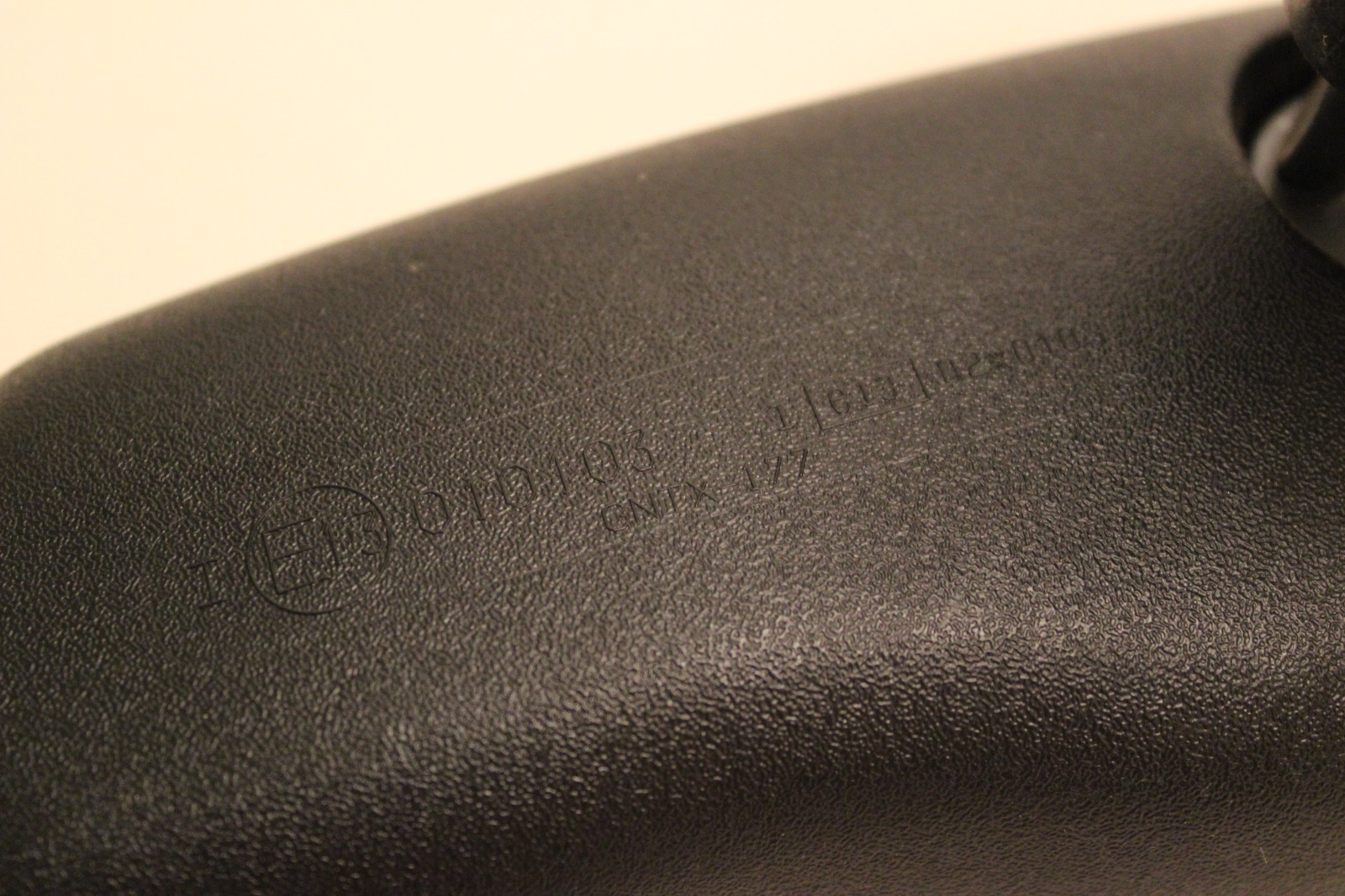 Silverado Tahoe Rear View Mirror Compass Temp Auto Dim Rearview OEM GNTX 177