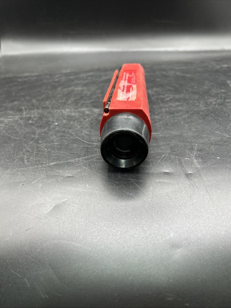 LEICA TEMPERATURE COMPENSATED HAND-HELD REFRACTOMETER See Pics
