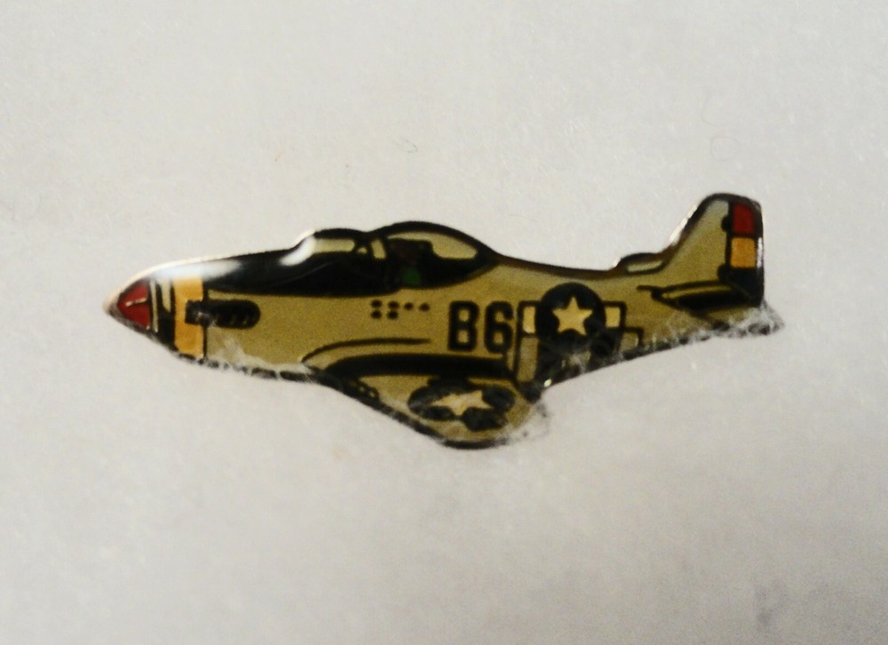 2 Old Fighter Plane Pins: WW2 P-51 Mustangs