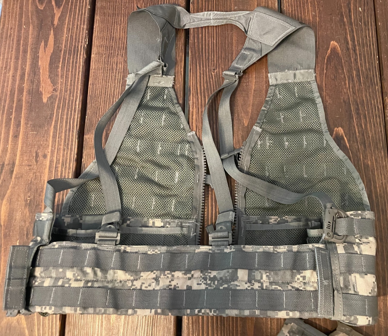 MOLLE II ACU Fighting Load Carrier VEST w/ 2 Triple Mag Pouches FLC US Army EXC