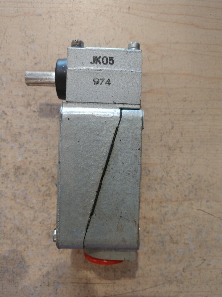 NEW RB DENISON C2B JK05 LEVER TYPE LIMIT SWITCH