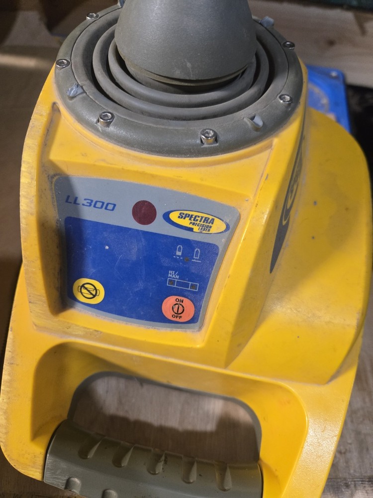 Spectra Precision LL300N Self-Leveling Laser with damage