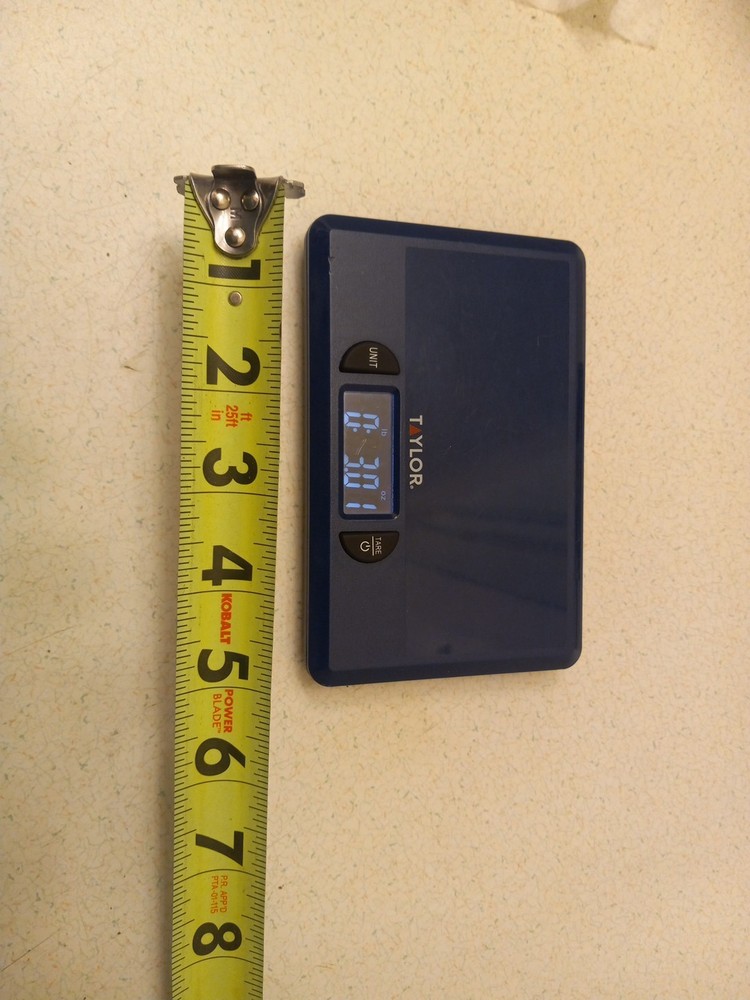 Mini TAYLOR SCALE - 4.4LBS - 2000G, 2000ML, 68 FL OZ USED