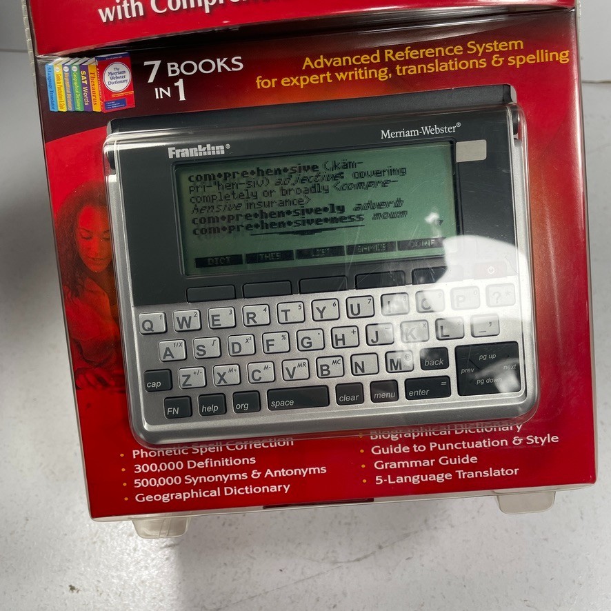 Franklin Dictionary & Thesaurus with Comprehensive Reference Set MWD-1490