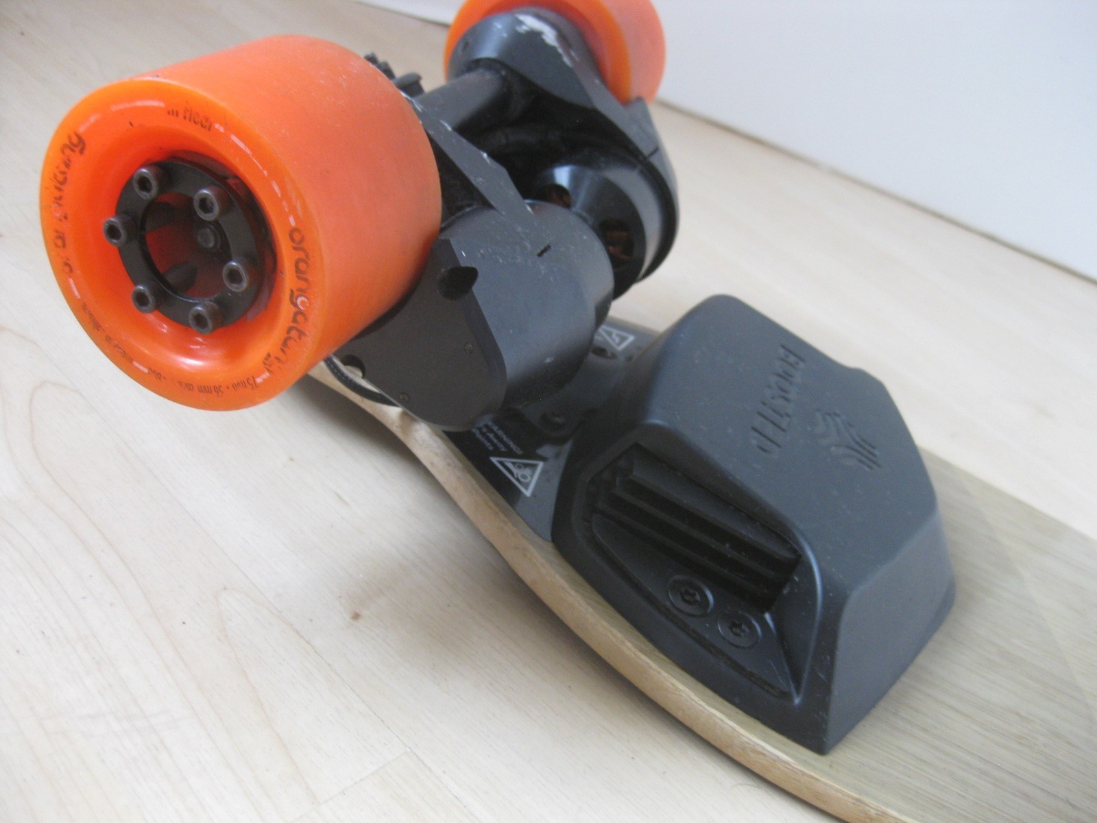 Boosted Board V1 Electric Skateboard with Remote & Charger –FOR PART ONLY