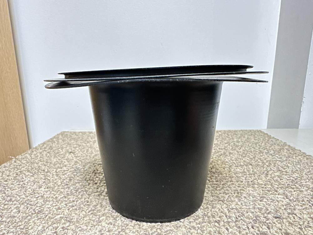 Snoot for lighting (6" to 2" diameter)
