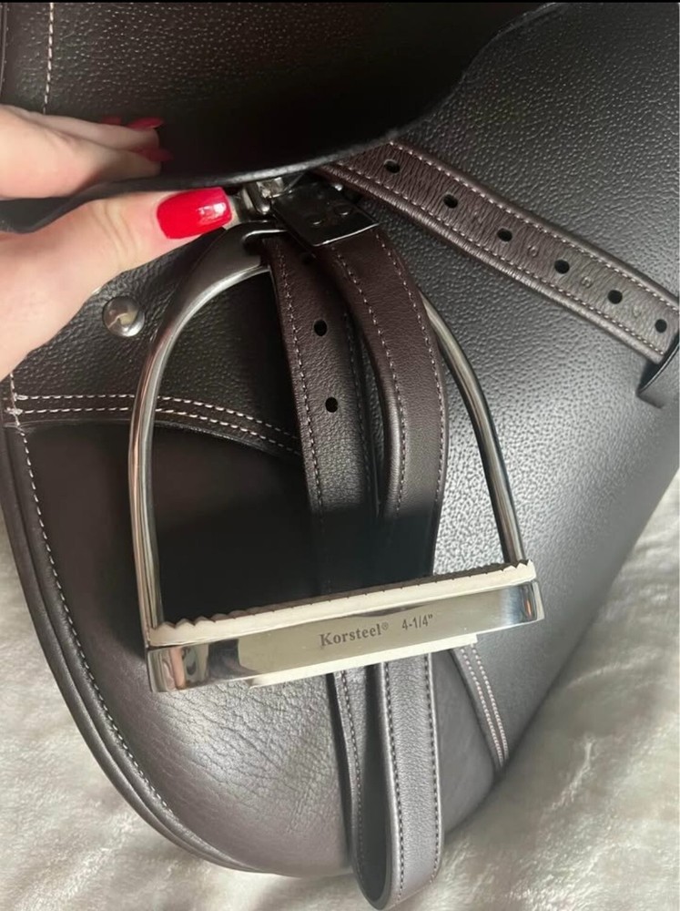 15 inch Dover English Saddle