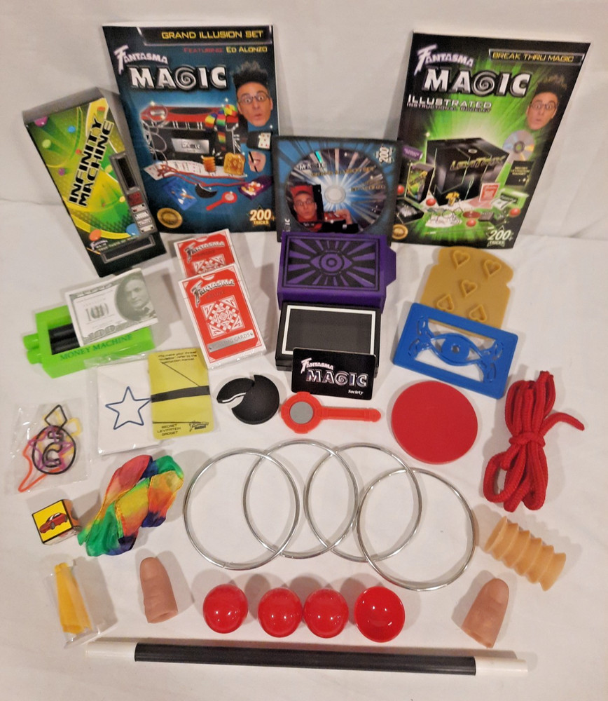 MAGIC SET FOR KIDS PLEASE READ DESCRIPTION. WILL NOT BE SHIPPED IN ORIGINAL BOX