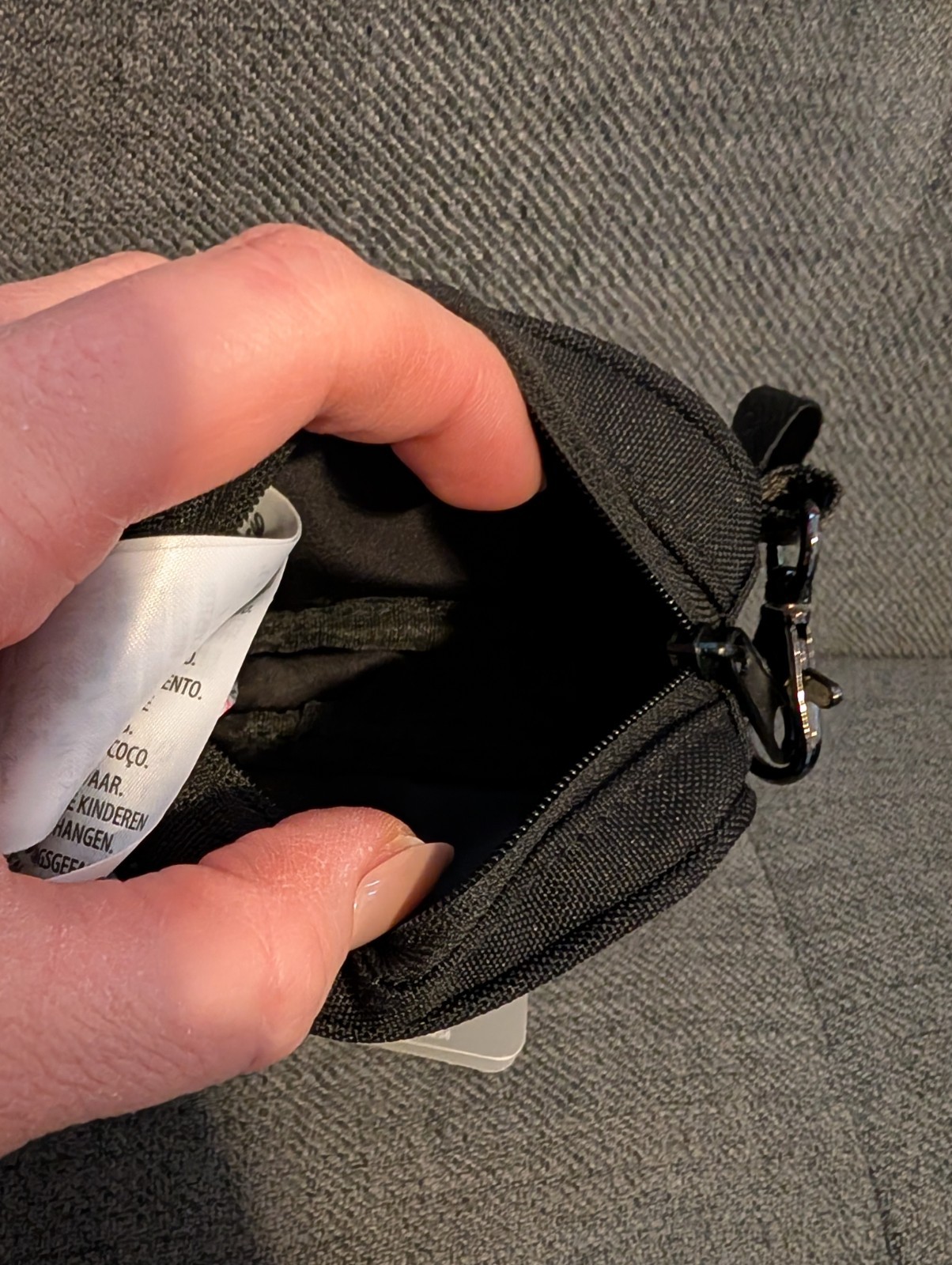 New 2026 Disneyland Resort "D" Black Fanny Pack Bekt Bag Keychain