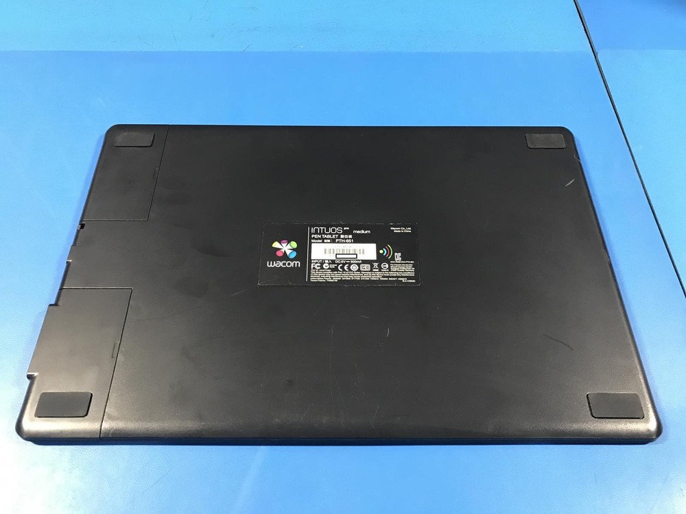 WACOM PTH-651 Pro Touch Tablet - No Pen