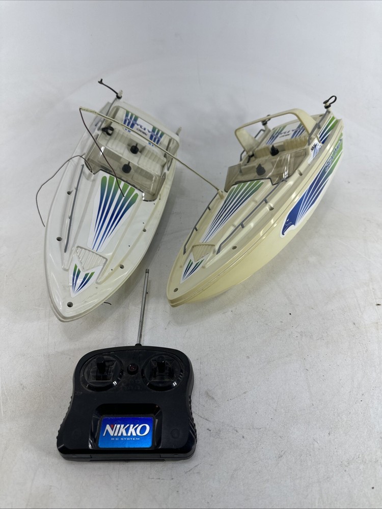 RARE Vintage Nikko Seahawk RC Boat With Controller