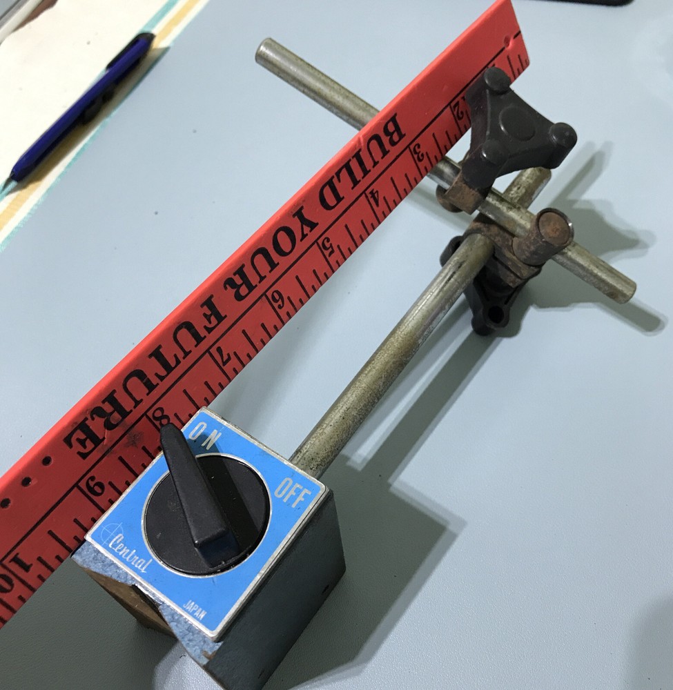 Central Tools Magnetic Base w On/Off Switch