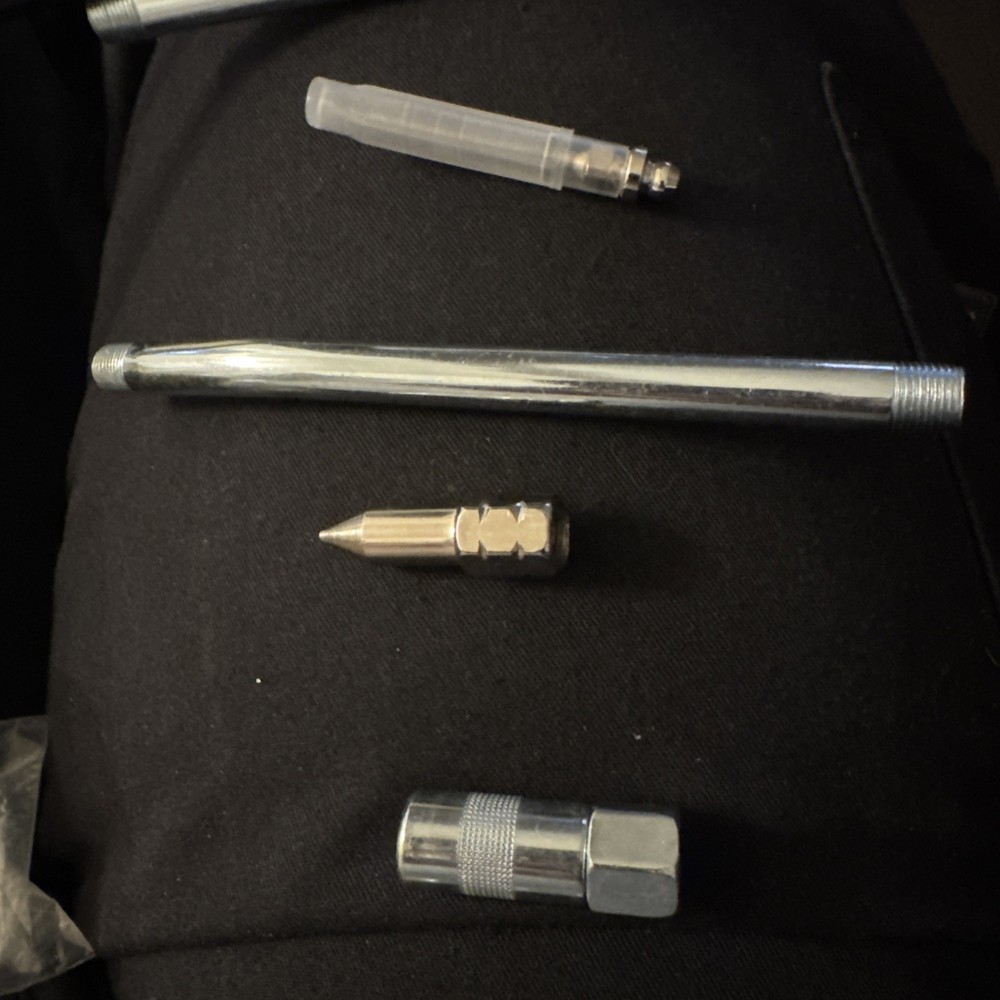 Brand New Yellow Grease Gun Kit
