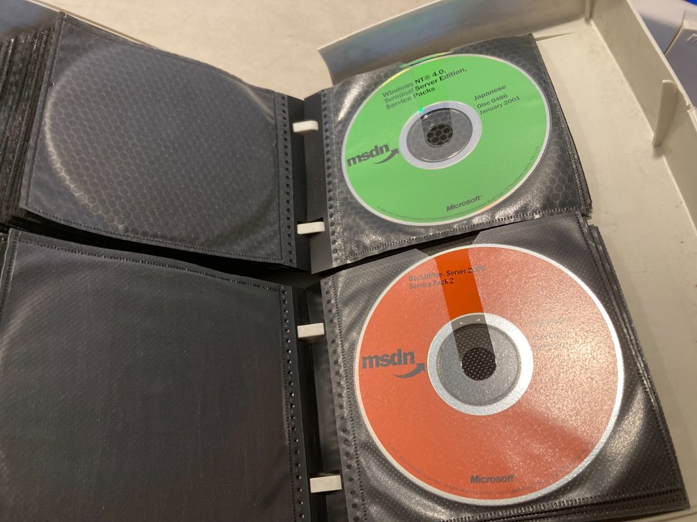 Microsoft Developer Network MSDN Disc Cases Empty Lot of 2 w/ Video Game Disc