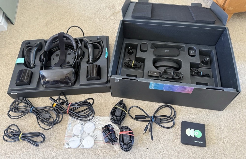 Valve Index Full Kit PC Console VR Headset With Original Box 2 Dead Pixels READ