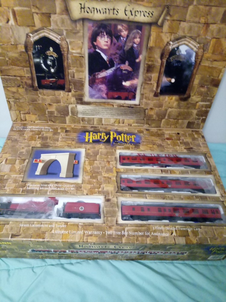 Open Box 2001 Harry Potter HOGWARTS EXPRESS Bachmann HO Train Set