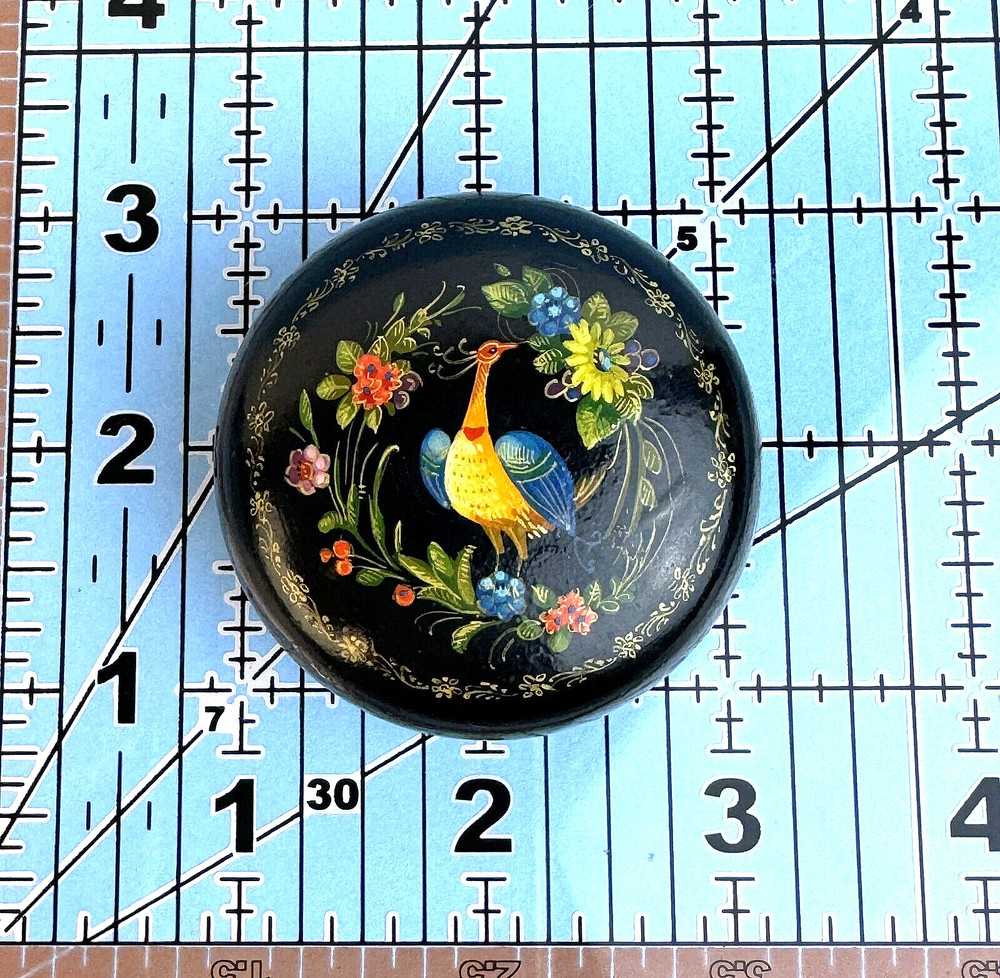 Beautiful Hand Painted Vintage Russian Lacquer Snuff Box