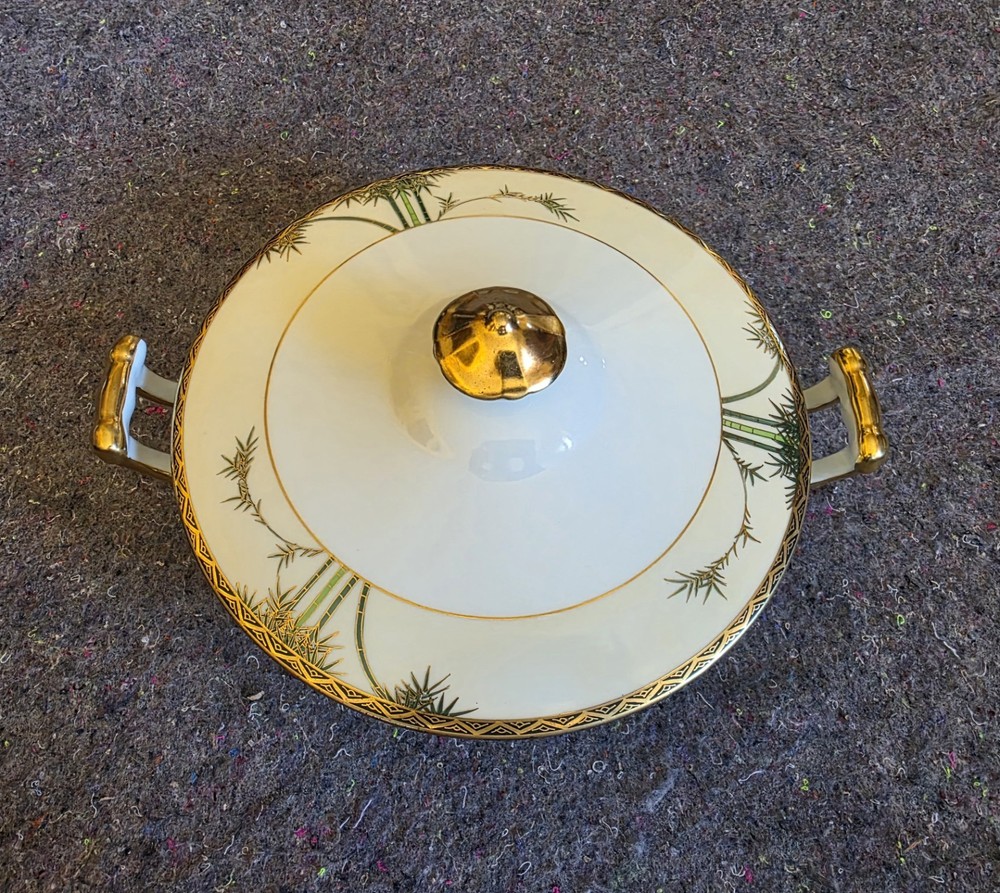 SOKO CHINA ~ BAMBOO TREE ~ COVERED CASSEROLE JAPAN