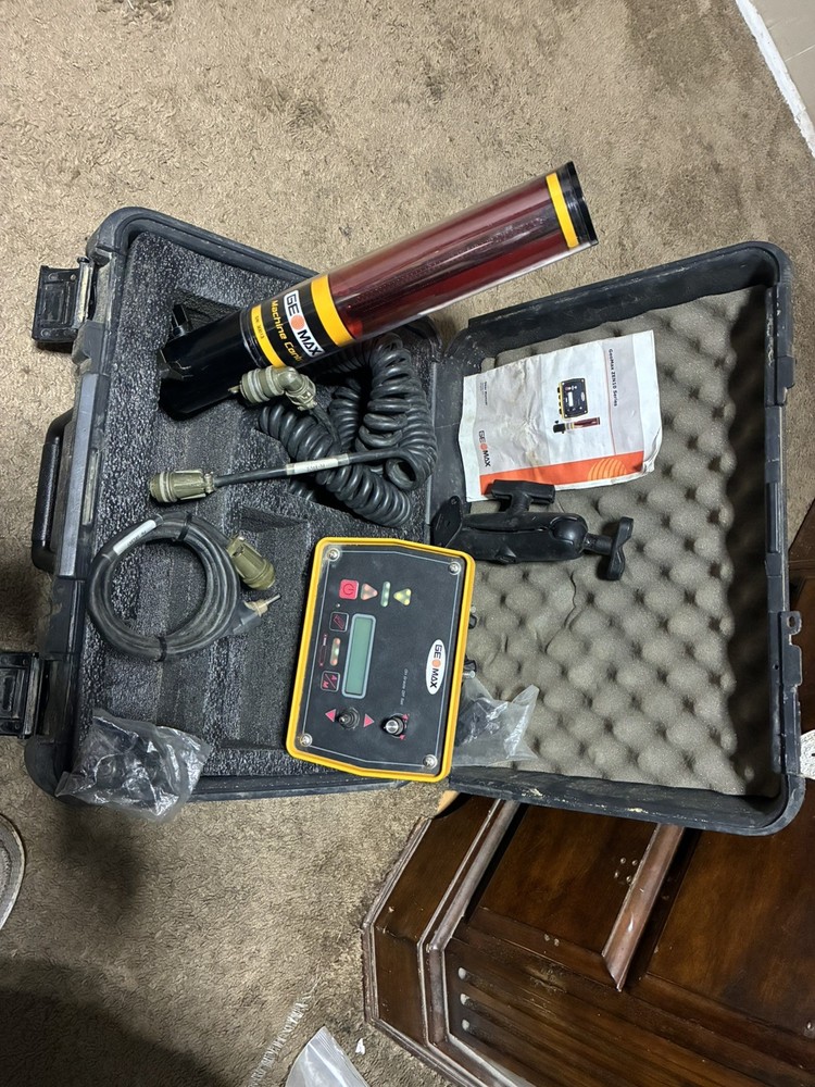 GeoMax ZEN10 Series Machine Control System with Display and Sensor