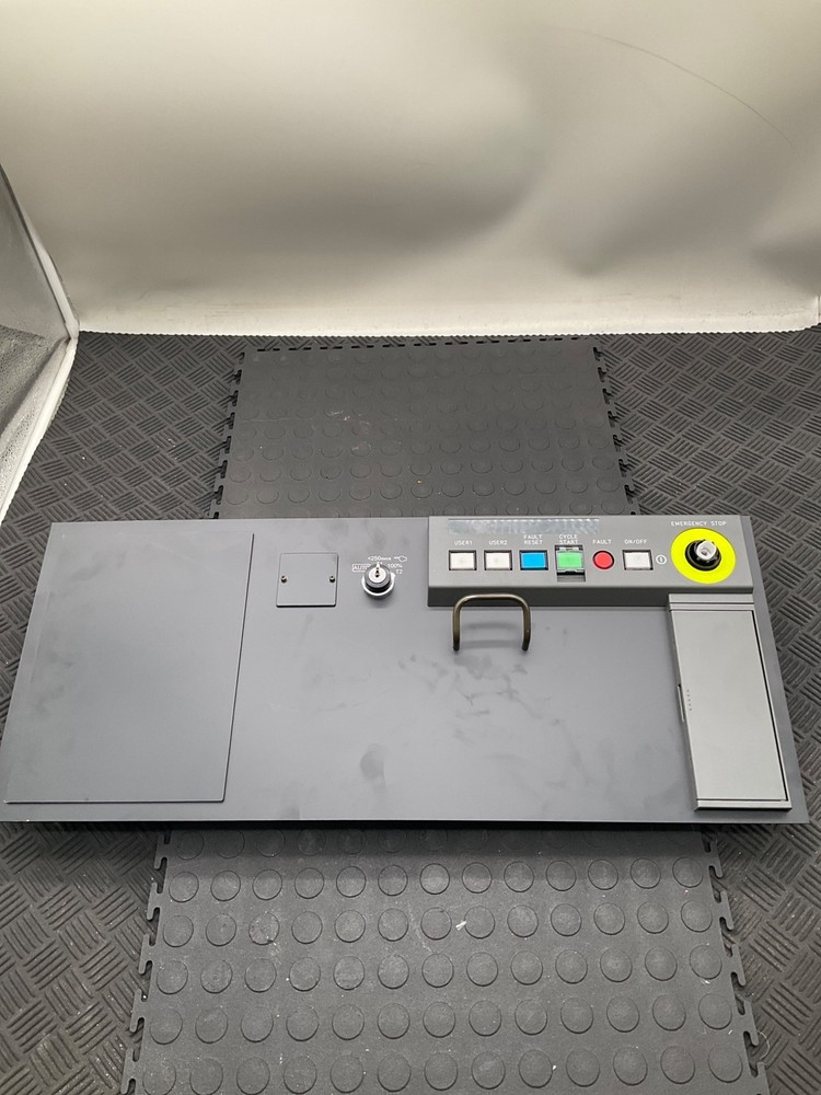 FANUC A05B‑2452‑C151 R‑J3iB Operator Panel USED