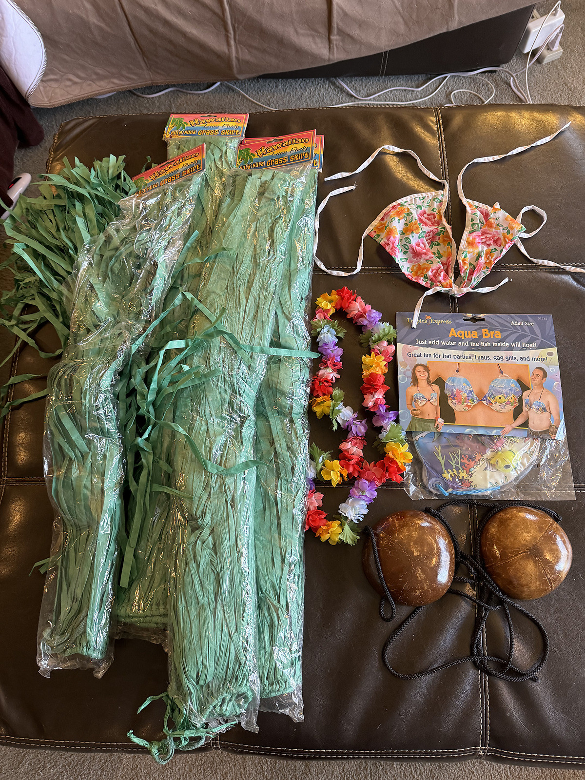 Hawaiian Coconut Shell Bra Luau Lei Hula Mermaid Costume Aqua Bra Grass Skirts