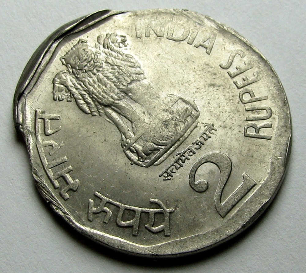 India 2000 2 RUPEES - Off center - Broadstruck & 30% Indent - BU Combo ERROR