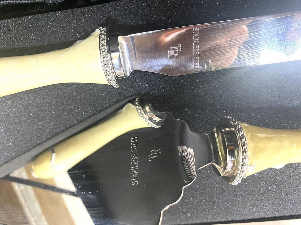 Dangling Jewel cake knife and server set