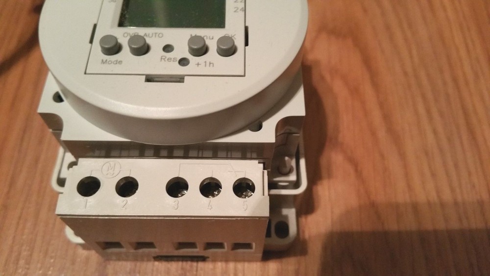 Carrier Timer Switch HK24ZB014