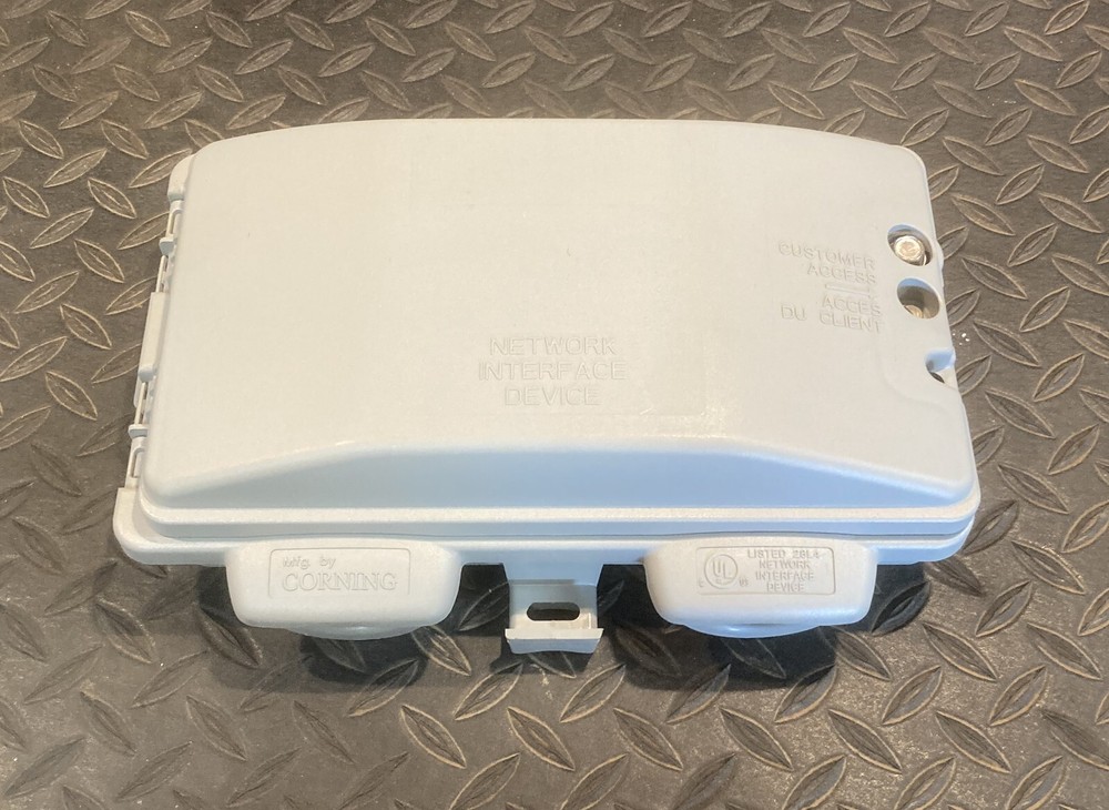 Corning Universal Network Interface Device Housing UNI-30W3-13U1