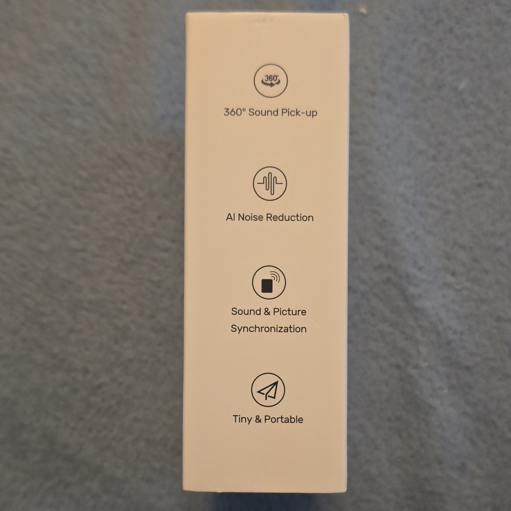 Polwii V8 Wireless Clip-On Microphone - For Iphone