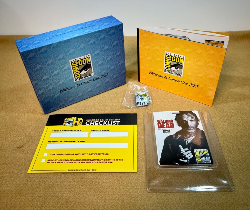 2017 SDCC COMIC-CON Box, Badge & “CC Eye” Pin, Walking Dead