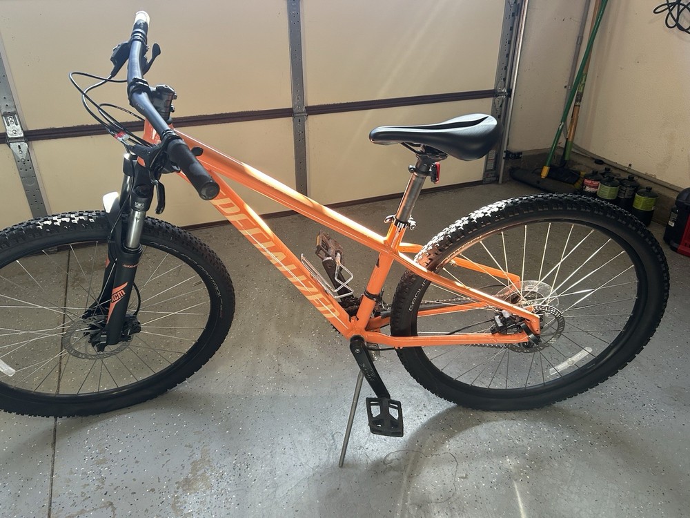 specialized rockhopper mountain bike