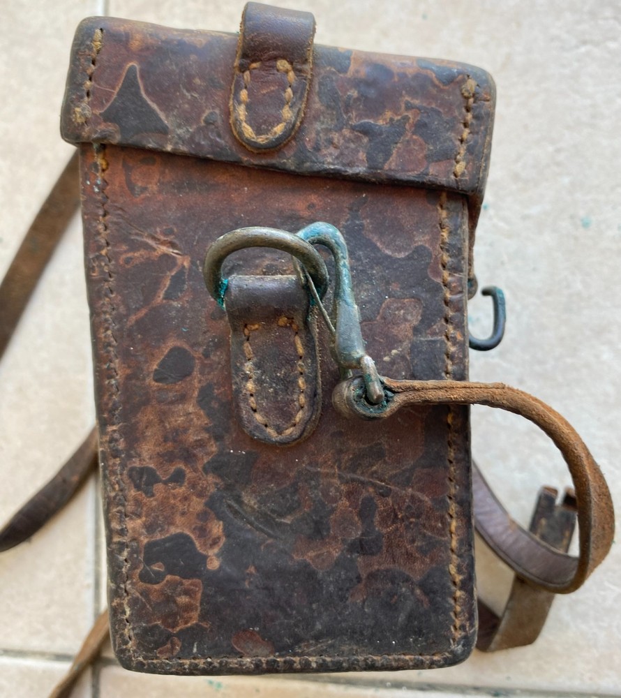 US ARMY MORTAR M4 sight in leather case WWII dated