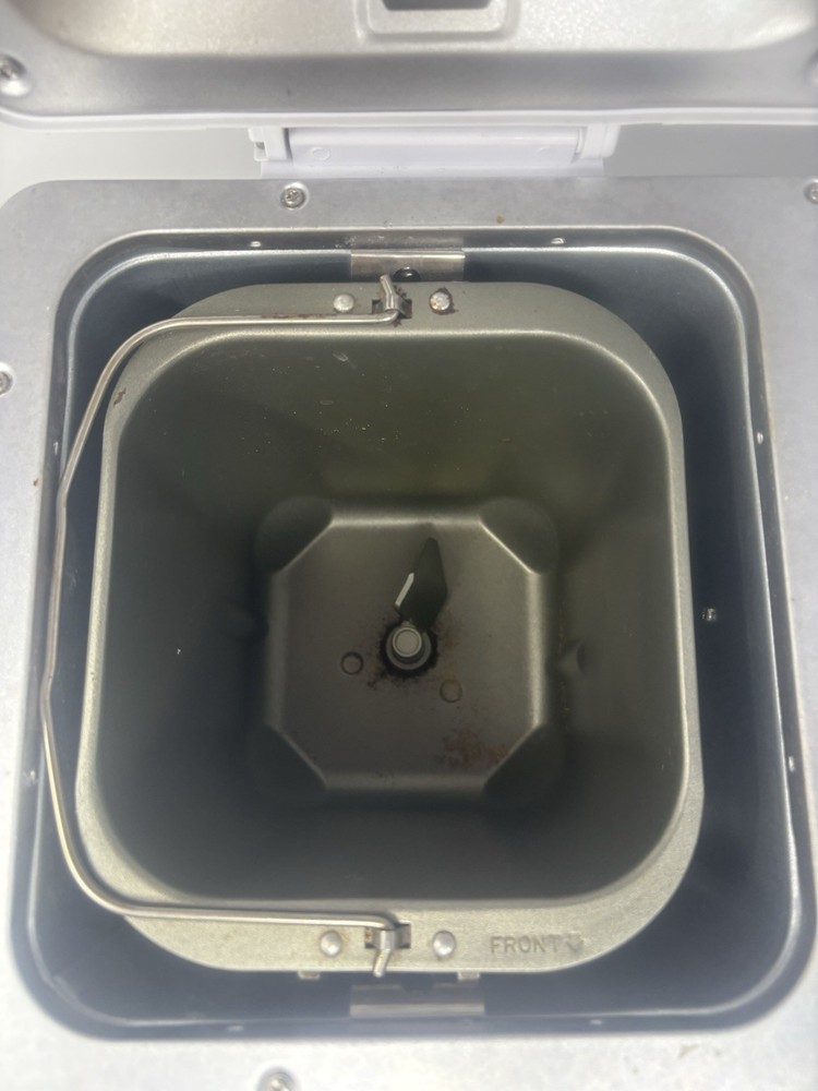 Welbilt The Bread Machine ABM4900 Automatic Bread Maker Used- Works